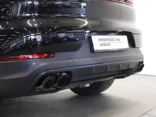 Porsche Cayenne Coupé in schwarz - metallic-perleffektno