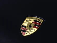Porsche Cayenne Coupé in schwarz - metallic-perleffektno