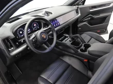 Porsche Cayenne Coupé in schwarz - metallic-perleffektno