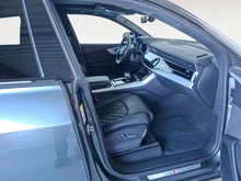 Audi Q8 55 TFSI e quattro in daytonagrau perleffekt