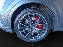 Audi Q8 55 TFSI e quattro in daytonagrau perleffekt