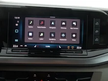 VW California Ocean eHybrid 180 kW 4M in Candyweiß / Dach Deepblack Perleffekt