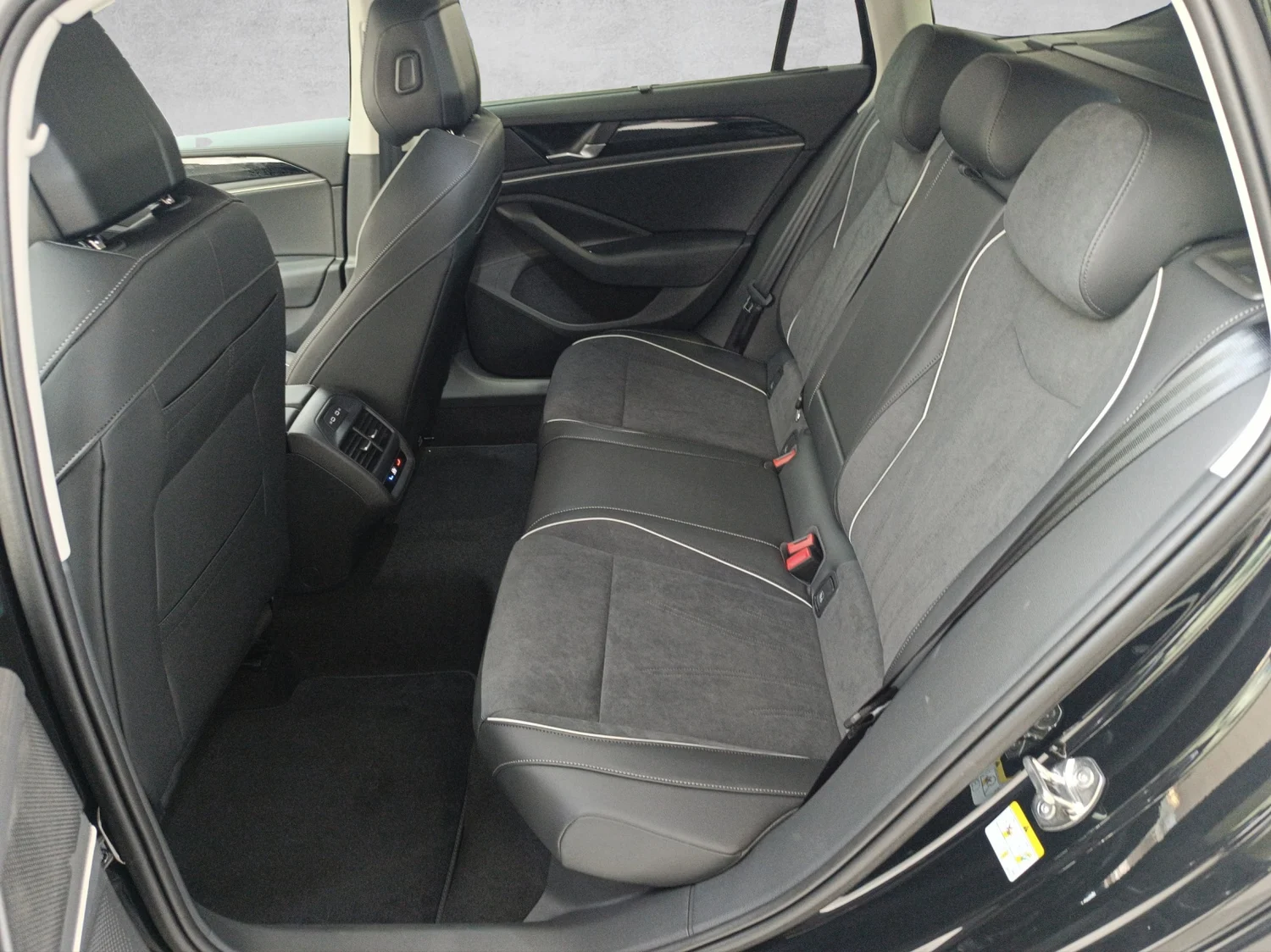 Bild eines Passat Variant Business TDI 4MOTION DSG