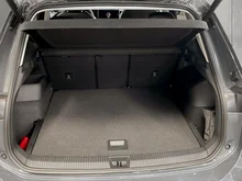 VW Tiguan Friends eTSI DSG in Delfingrau Metallic