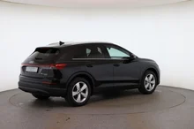 Audi Q4 e-tron 45 e-tron quattro in Mythosschwarz metallic