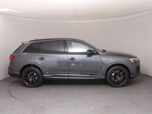 Bild eines Audi Q7 55 TFSI e quattro S line 290 kW