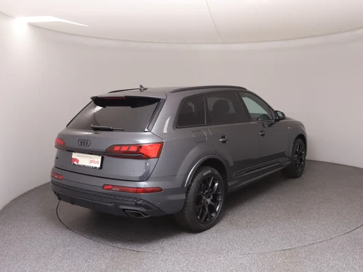 Bild eines Audi Q7 55 TFSI e quattro S line 290 kW