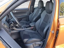 Škoda Karoq Sportline TSI DSG ACT in Phoenix-Orange Metallic