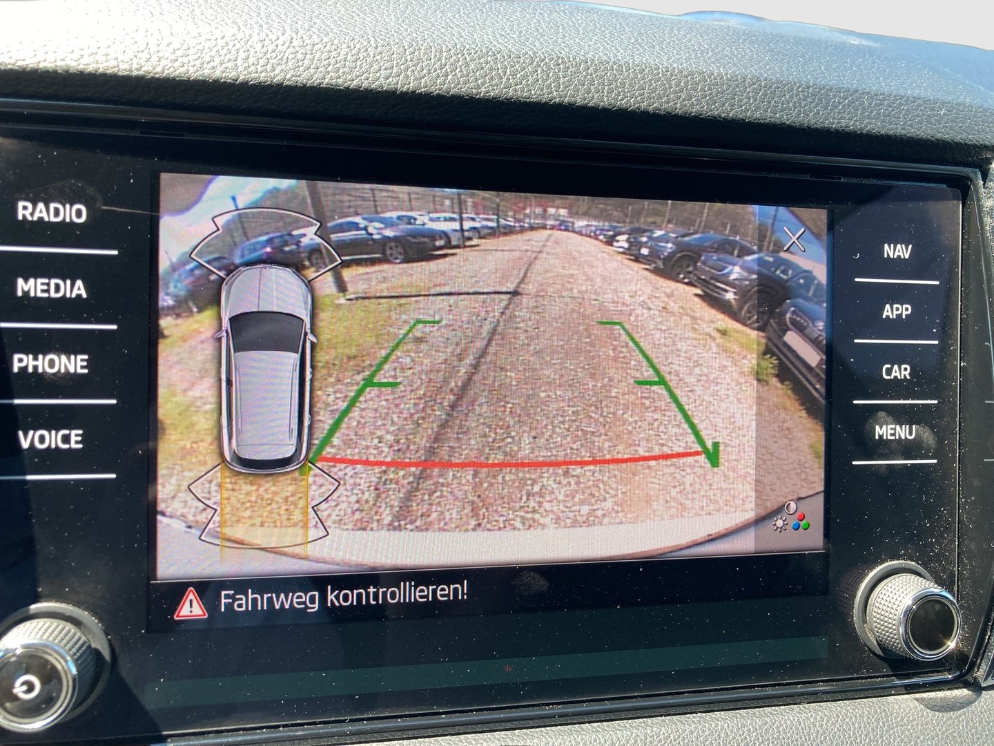 Škoda KAROQ Style TDI DSG | Bild 15 von 20