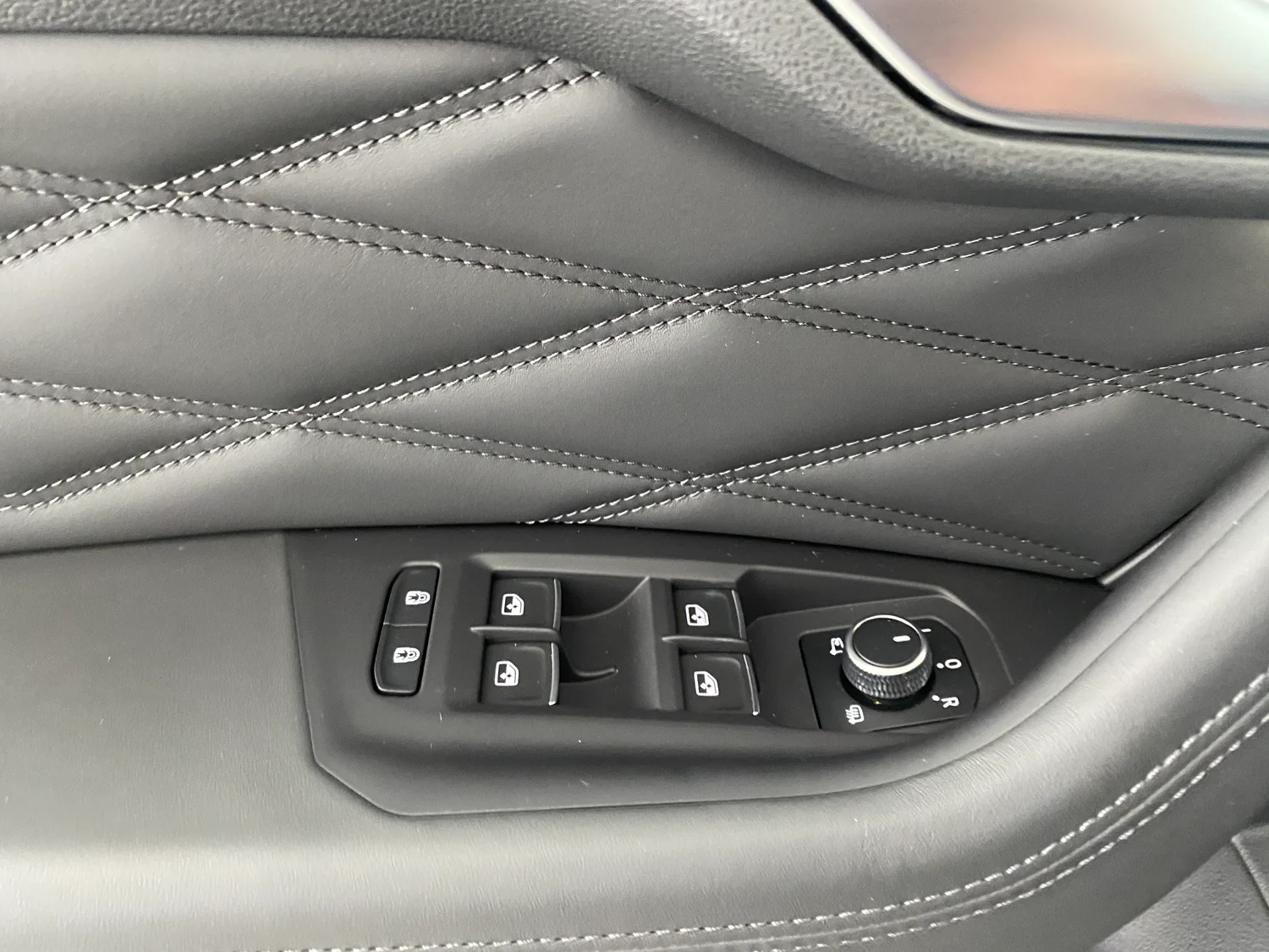 Bild eines VW Touareg R eHybrid TSI 4MOTION