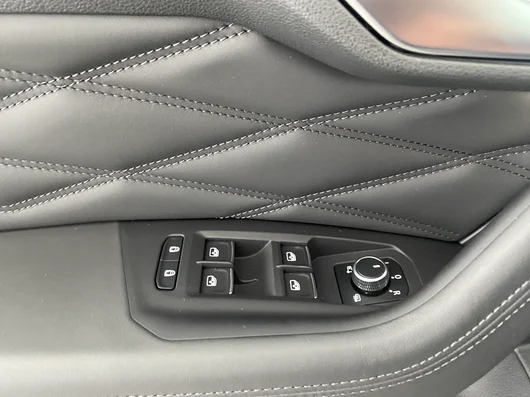 Bild eines VW Touareg R eHybrid TSI 4MOTION