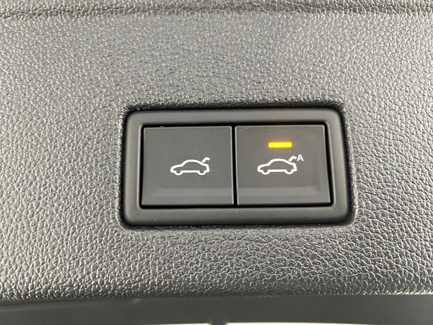 Bild eines VW Touareg R eHybrid TSI 4MOTION