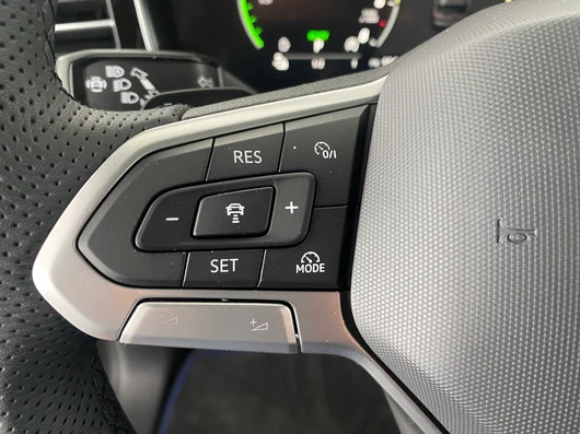 Bild eines VW Touareg R eHybrid TSI 4MOTION