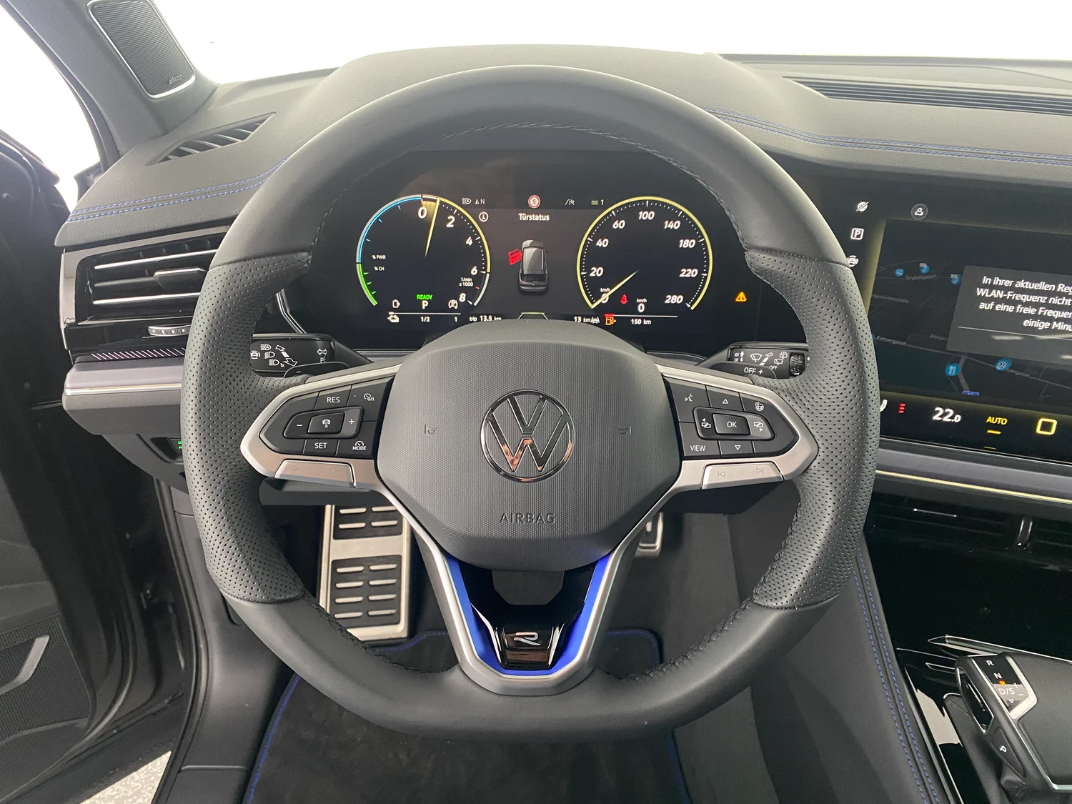 Bild eines VW Touareg R eHybrid TSI 4MOTION