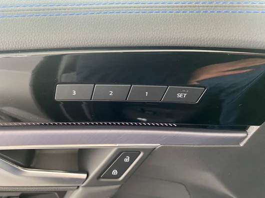 Bild eines VW Touareg R eHybrid TSI 4MOTION