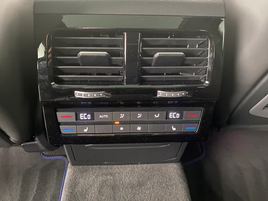 Bild eines VW Touareg R eHybrid TSI 4MOTION