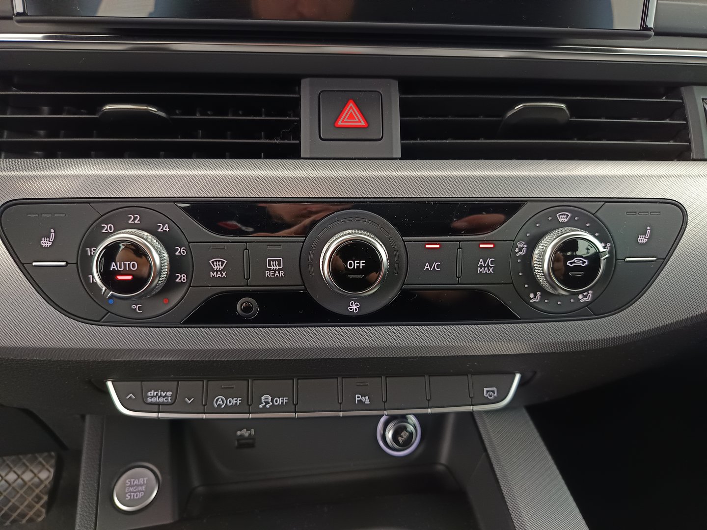 Audi A4 Avant 40 TDI quattro | Bild 28 von 35
