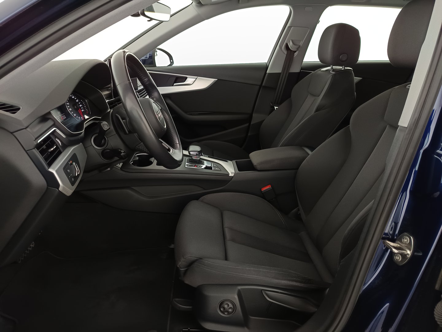 Audi A4 Avant 40 TDI quattro | Bild 13 von 35