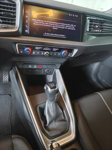 Audi A1 Sportback 25 TFSI intense in Mythosschwarz Metallic
