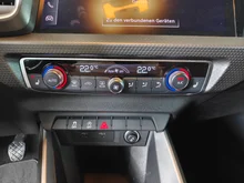 Audi A1 Sportback 25 TFSI intense in Mythosschwarz Metallic