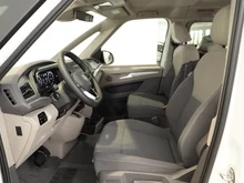 VW Multivan Edition ÜH eHybrid 180 kW 4M in Candyweiß/Dach Deepblack