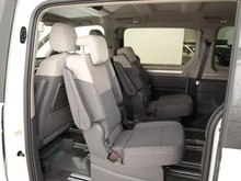 VW Multivan Edition ÜH eHybrid 180 kW 4M in Candyweiß/Dach Deepblack