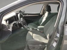 VW Golf Variant Business mHeV DSG in Delfingrau Metallic
