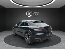 Porsche Cayenne Coupe E-Hybrid in chromitschwarzmetallic