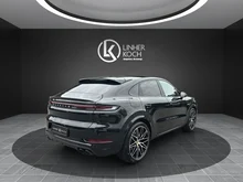 Porsche Cayenne Coupe E-Hybrid in chromitschwarzmetallic