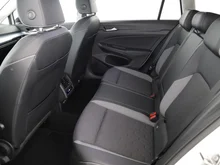 VW Golf Variant Life mHeV TSI DSG in ORYXWEISS PERLMUTTEFFEKT