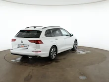 VW Golf Variant Life mHeV TSI DSG in ORYXWEISS PERLMUTTEFFEKT