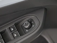 VW Golf Variant Life mHeV TSI DSG in ORYXWEISS PERLMUTTEFFEKT