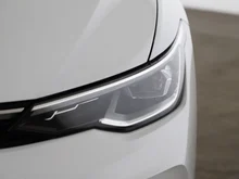 VW Golf Variant Life mHeV TSI DSG in ORYXWEISS PERLMUTTEFFEKT