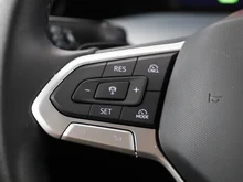 VW Golf Variant Life mHeV TSI DSG in ORYXWEISS PERLMUTTEFFEKT