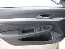 VW Golf Variant Life mHeV TSI DSG in ORYXWEISS PERLMUTTEFFEKT
