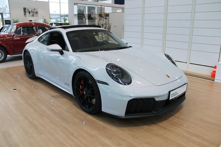 Porsche 911 Carrera 4 GTS T-Hybrid