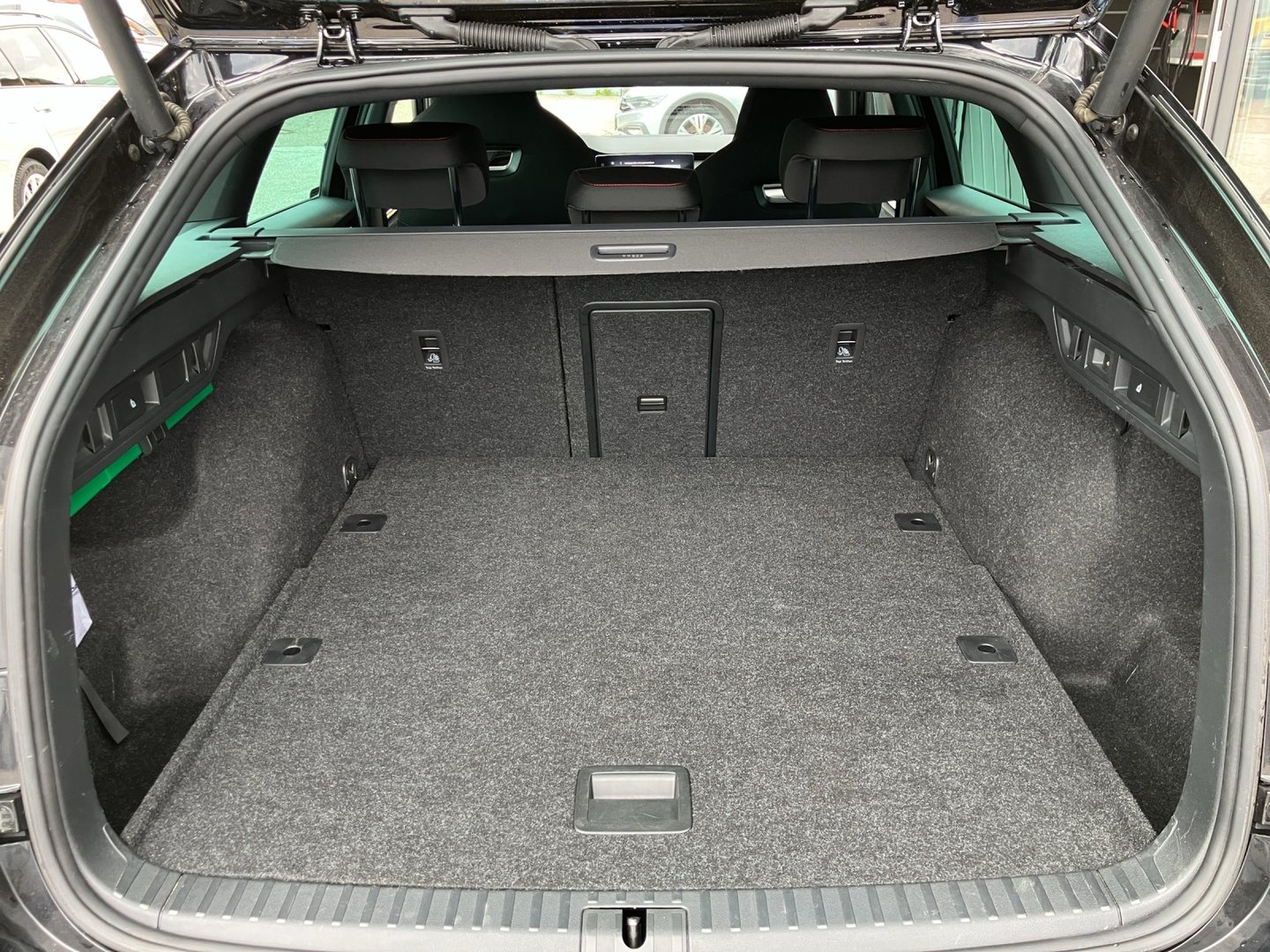 Škoda OCTAVIA Combi RS TSI 245 | Bild 17 von 17