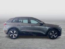 Audi Q6 e-tron quattro in 6Y Daytonagrau Perleffekt