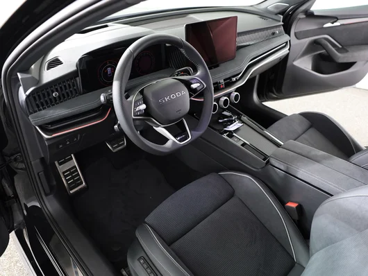 Bild eines Škoda Superb Combi Sportline iV TSI DSG