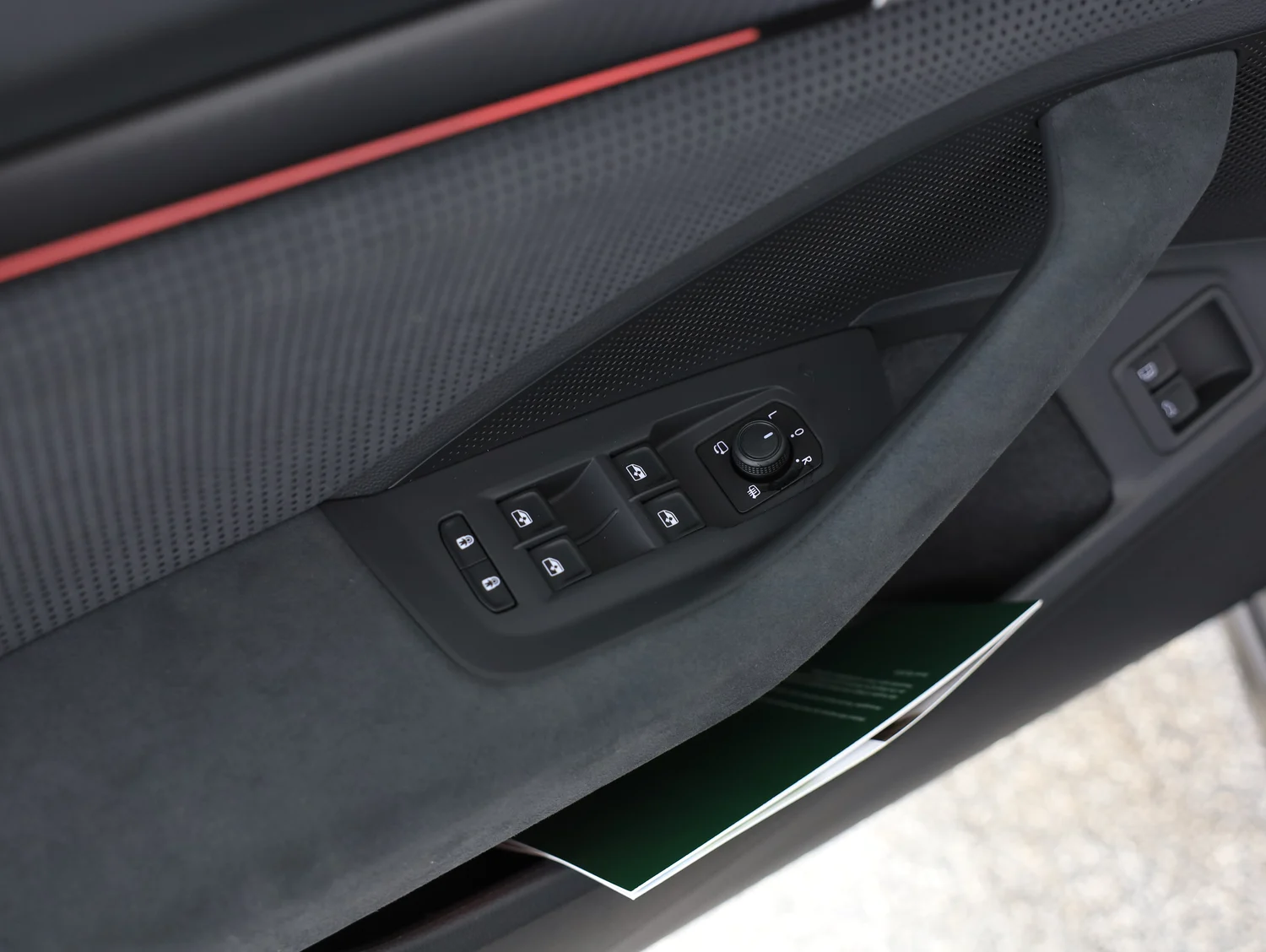 Bild eines Škoda Superb Combi Sportline iV TSI DSG
