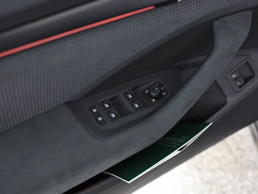 Bild eines Škoda Superb Combi Sportline iV TSI DSG