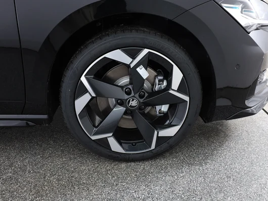 Bild eines Škoda Superb Combi Sportline iV TSI DSG