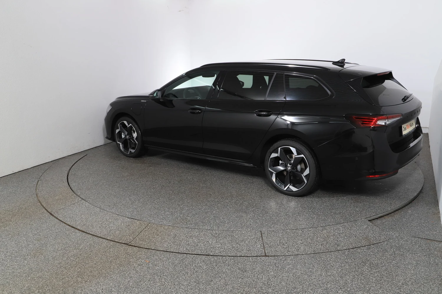 Bild eines Škoda Superb Combi Sportline iV TSI DSG