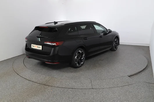 Bild eines Škoda Superb Combi Sportline iV TSI DSG