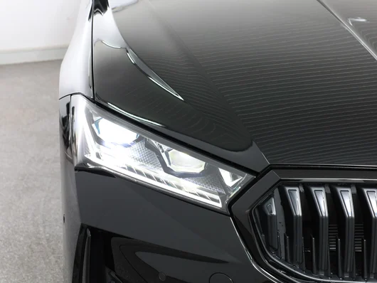 Bild eines Škoda Superb Combi Sportline iV TSI DSG