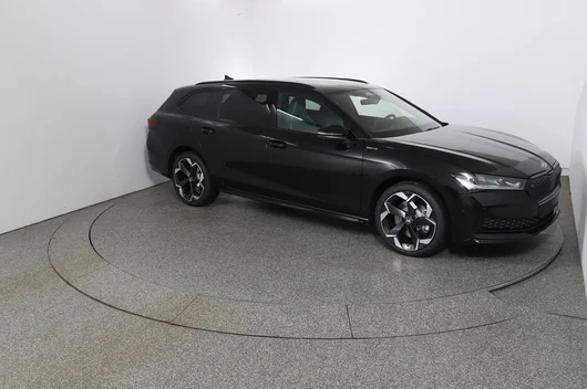 Bild eines Škoda Superb Combi Sportline iV TSI DSG