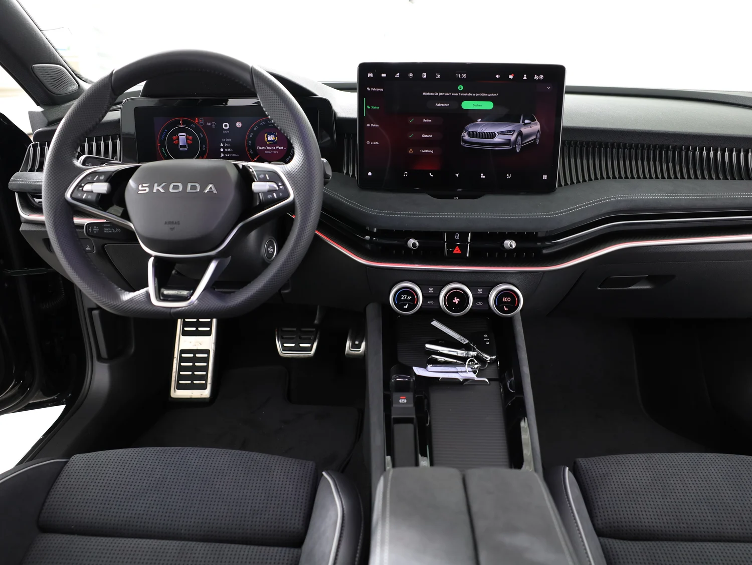 Bild eines Škoda Superb Combi Sportline iV TSI DSG