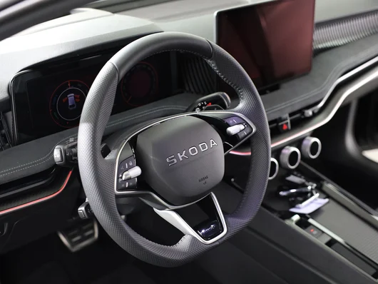 Bild eines Škoda Superb Combi Sportline iV TSI DSG
