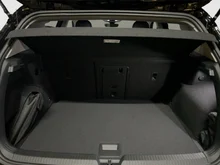 VW Golf Rabbit mHEV DSG in Grenadillschwarz Metallic