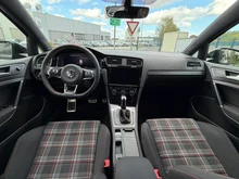 VW Golf GTI Performance DSG in Deep Black Perleffekt